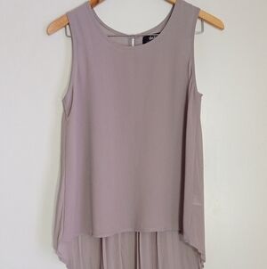 Lulu's sleeveless high low pleated blouse women's size medium